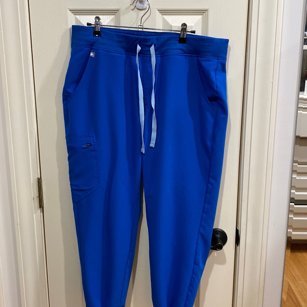 FIGS Zamora royal blue jogger, large Petite, worn twice